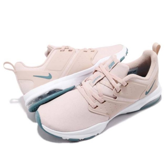 Nike Shoes - Nike Air Bella TR